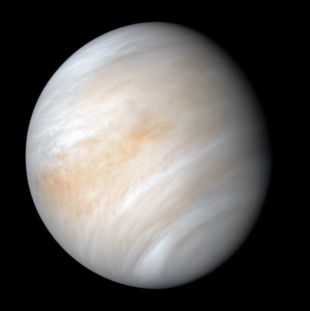 Conjunction of Moon and Venus on 5 December, 2024