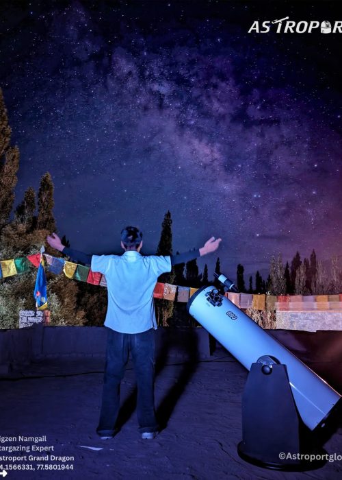 The beauty of summer's sky, lay down and keep watching ...........#laddakhdiaries #astrophotography #astronomia #stargazing #stargazers #lehladakh #beautyful .📸@_abhishekrajak_ (1) (1)